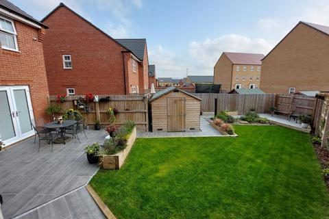 3 bedroom detached house for sale, Fitz Hugh Crescent, Eagle Farm South, MK17