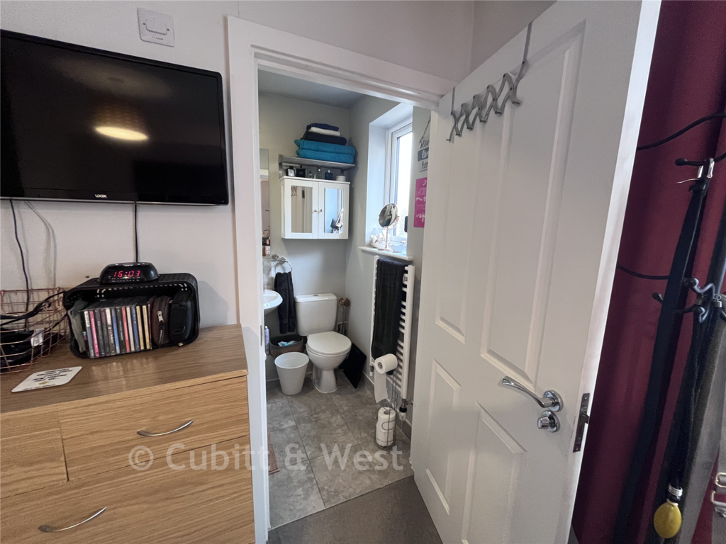 Ensuite Entrance