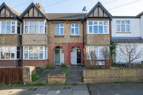 2 bedroom maisonette for sale, Westbury Road, Southend-on-Sea, Essex
