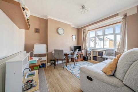 2 bedroom maisonette for sale, Westbury Road, Southend-on-Sea, Essex