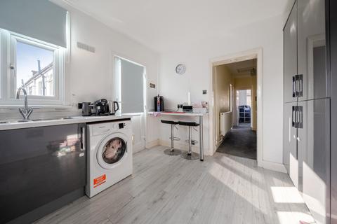 2 bedroom maisonette for sale, Westbury Road, Southend-on-Sea, Essex