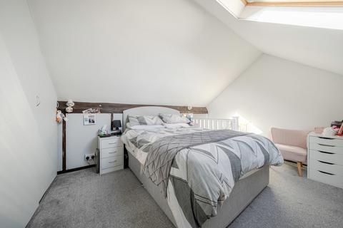 2 bedroom maisonette for sale, Westbury Road, Southend-on-Sea, Essex