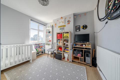 2 bedroom maisonette for sale, Westbury Road, Southend-on-Sea, Essex