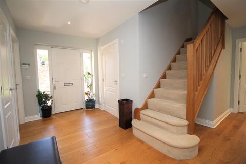 undefined, Wallace Drive, Eaton Bray