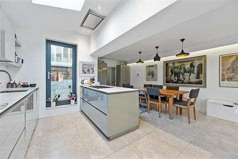 4 bedroom end of terrace house for sale, Agate Road, London W6