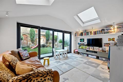 4 bedroom end of terrace house for sale, Agate Road, London W6
