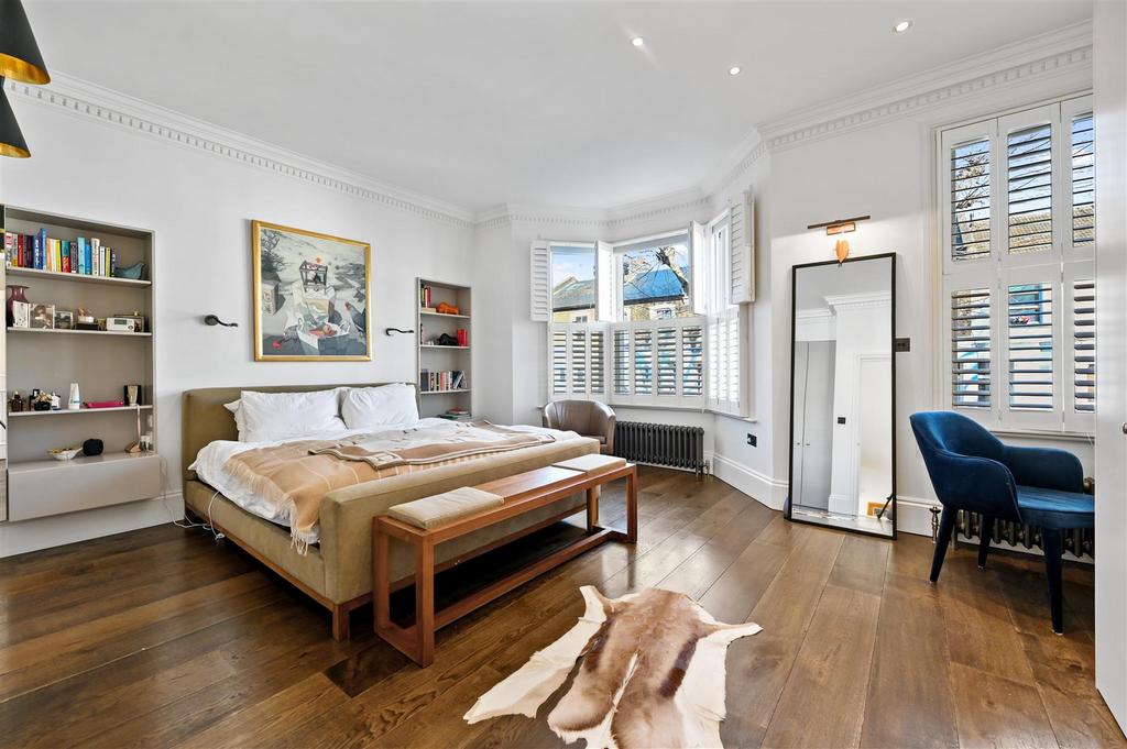 Bedroom B3 (1).JPG