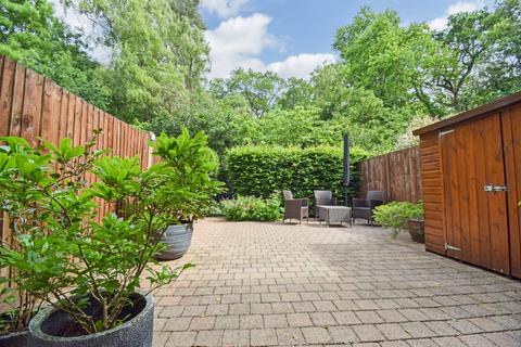 2 bedroom retirement property for sale, Cliveden Gages, Taplow, Buckinghamshire, SL6