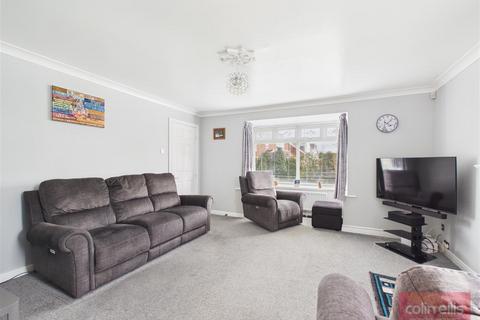 4 bedroom detached house for sale, Newby Farm Crescent, Scarborough