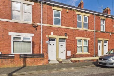 2 bedroom flat for sale, Gosforth Terrace, Pelaw, Gateshead, NE10