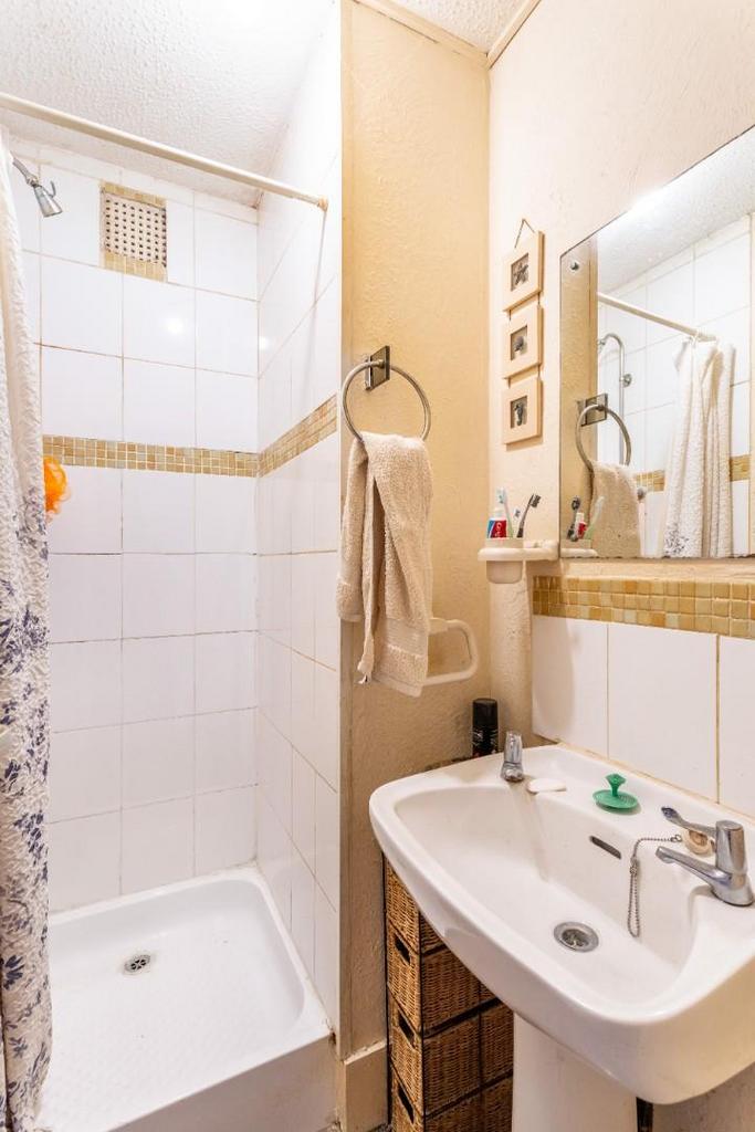 Shower room.jpg