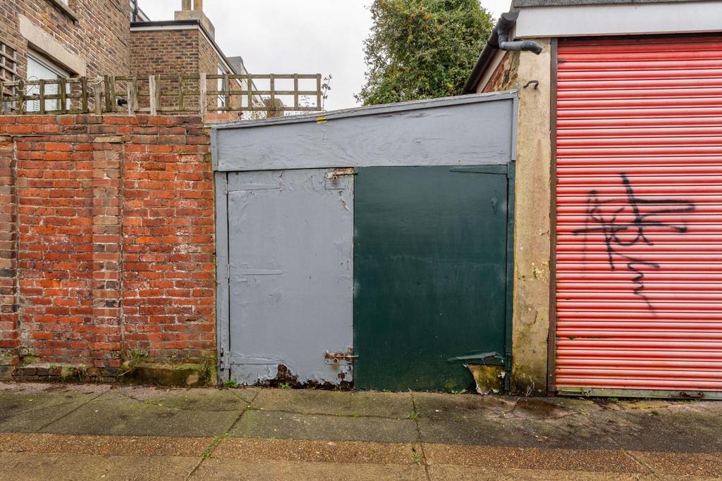 Garage.jpg