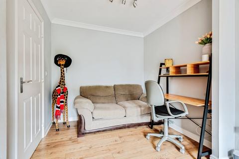 3 bedroom end of terrace house for sale, Croft Close, Latton, Swindon