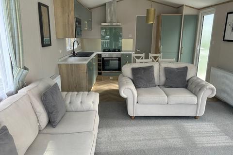 undefined, Crantock TR8