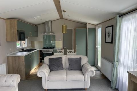 undefined, Crantock TR8