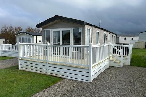 undefined, Crantock TR8