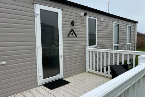 undefined, Crantock TR8