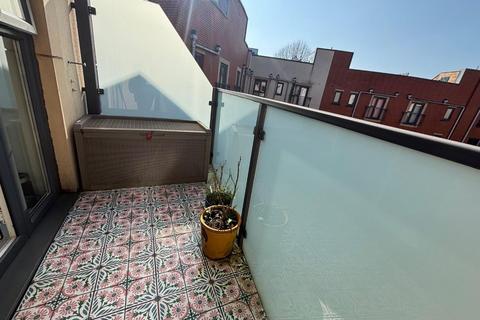 2 bedroom flat to rent, Harborne Central, High Street, Harborne, Birmingham