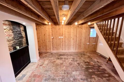 2 bedroom end of terrace house for sale, Chequers Lane, Newport Pagnell