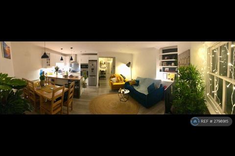2 bedroom flat to rent, Regency Square, Brighton, BN1