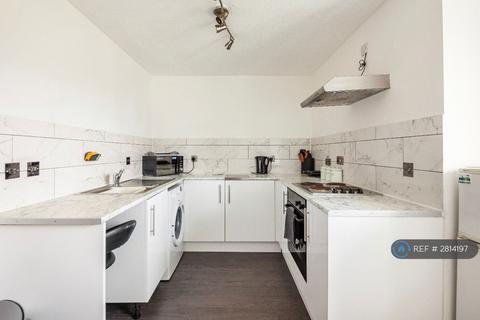 1 bedroom flat to rent, West Thamesmead, London, SE28