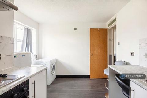1 bedroom flat to rent, West Thamesmead, London, SE28