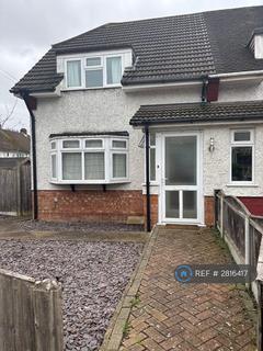2 bedroom end of terrace house to rent, Byron Way, Romford, RM3