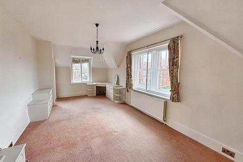 2 bedroom flat to rent, Bolsover Road, Eastbourne