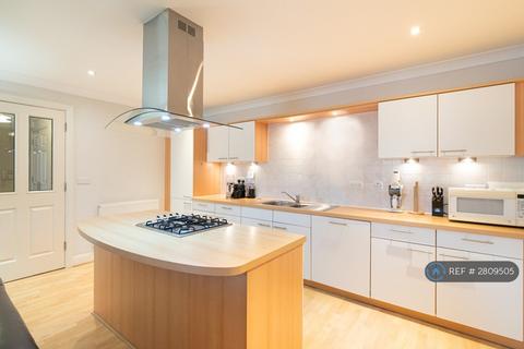 2 bedroom flat to rent, Keswick Road, London, SW15