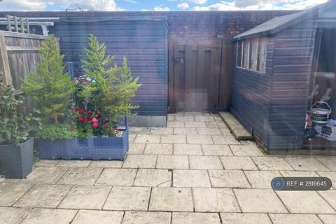 3 bedroom terraced house to rent, Douglas Court, Marlow, SL7