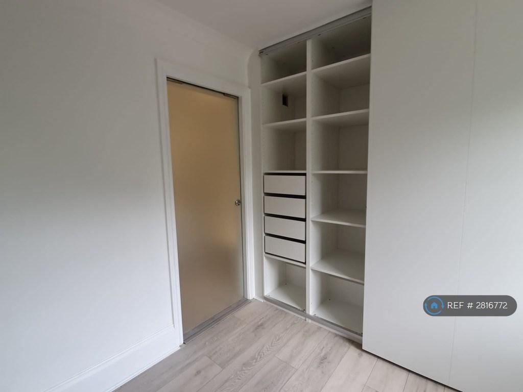 Bedroom Built-In Wardrobes