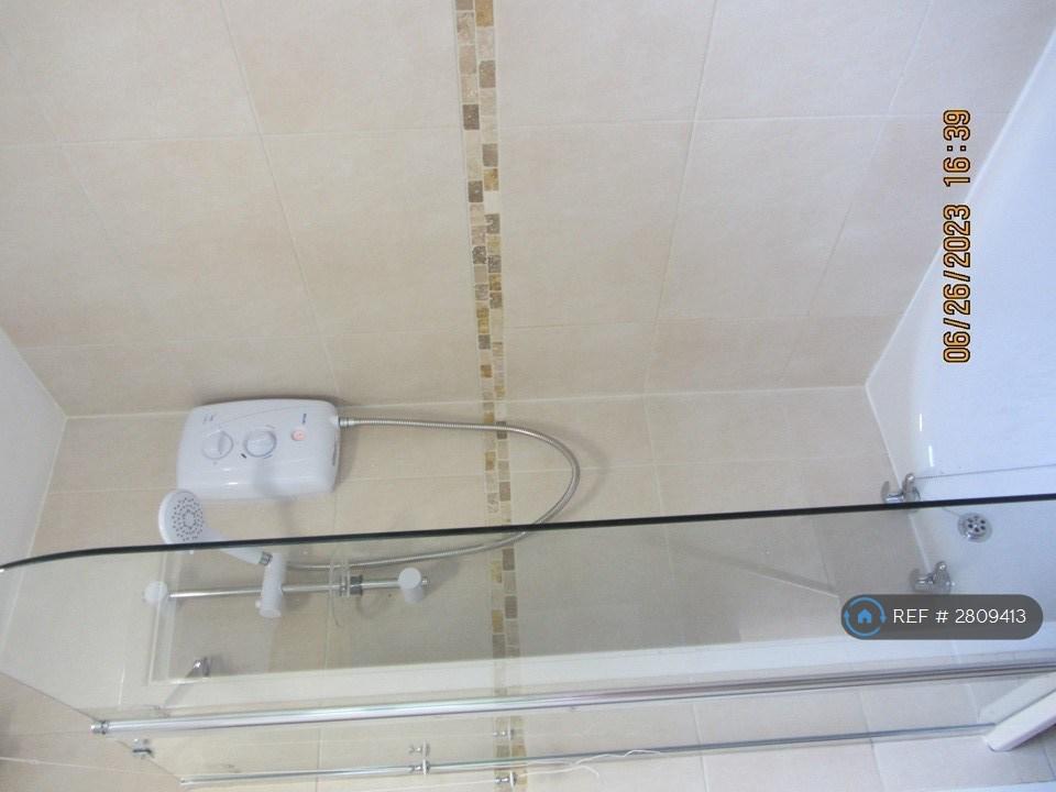Bath, Screen &amp; Shower
