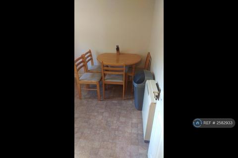 2 bedroom flat to rent, Columbia Avenue, Livingston, EH54