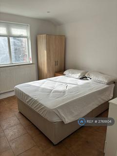 1 bedroom bungalow to rent, Horn Lane, London, W3