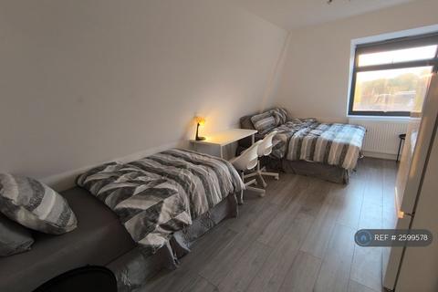 1 bedroom in a house share to rent, Upper Tooting Road, London, SW17