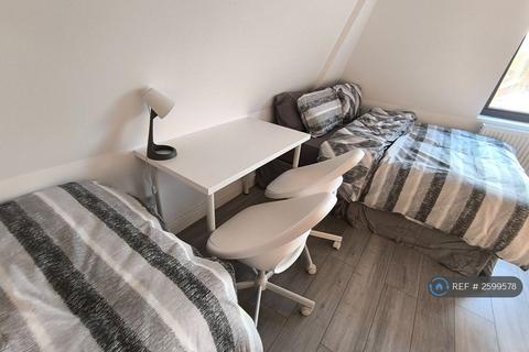 1 bedroom in a house share to rent, Upper Tooting Road, London, SW17
