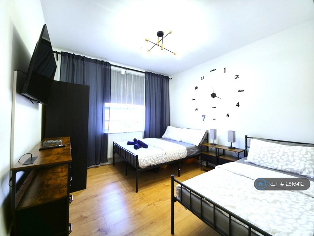 Ensuit Room (Double + Single Bed)