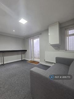2 bedroom flat to rent, Broadway, Cardiff, CF24