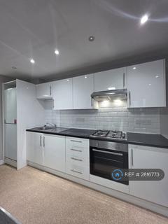 2 bedroom flat to rent, Broadway, Cardiff, CF24