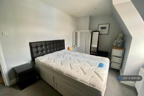 undefined, Whittington Road, London, N22