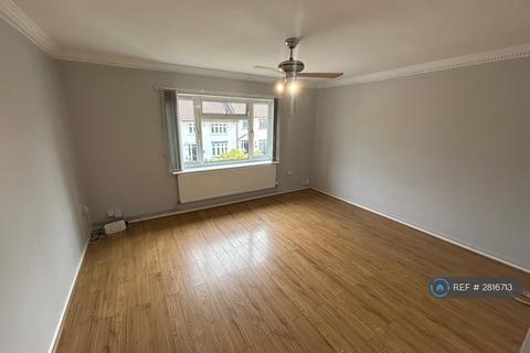 1 bedroom flat to rent, Chequers Road, Loughton, IG10