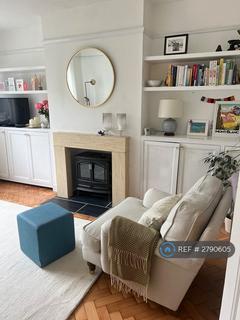 2 bedroom flat to rent, Park Court, London, SW12