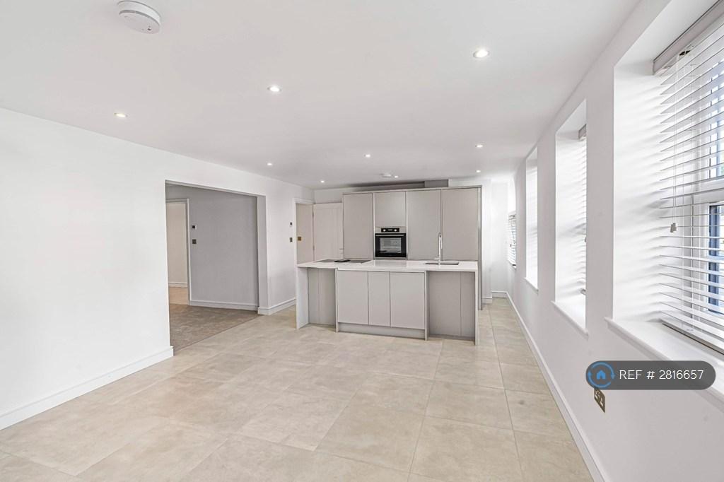Kitchen/ Lounge
