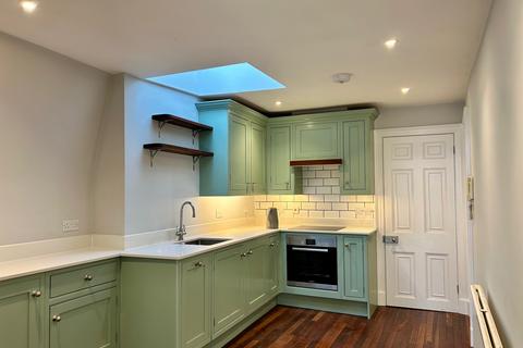 1 bedroom apartment for sale, Fore Street, Totnes, Devon