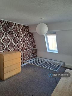 3 bedroom flat to rent, Farm Road, Hove, BN3