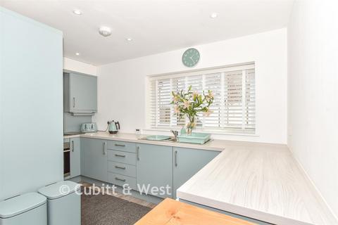 2 bedroom end of terrace house for sale, Sherfield Avenue, Havant PO9