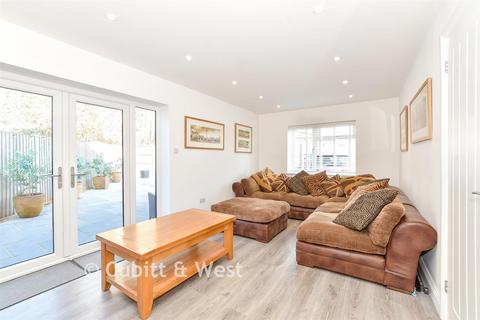 2 bedroom end of terrace house for sale, Sherfield Avenue, Havant PO9