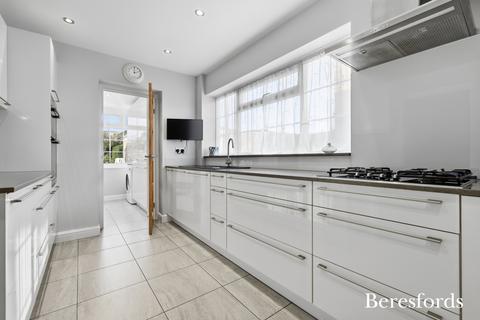 3 bedroom semi-detached house for sale, Helford Way, Upminster, RM14