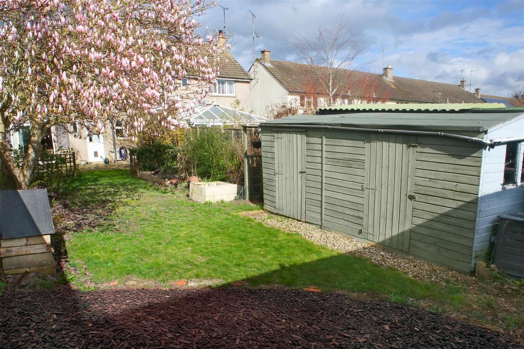 21 - Back Garden 2.jpg
