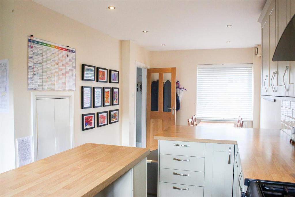 5 - Kitchen 3.jpg